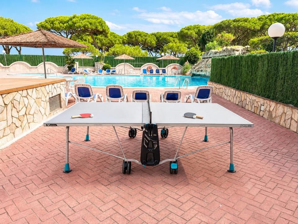 Table tennis, Pool view, Swimming pool