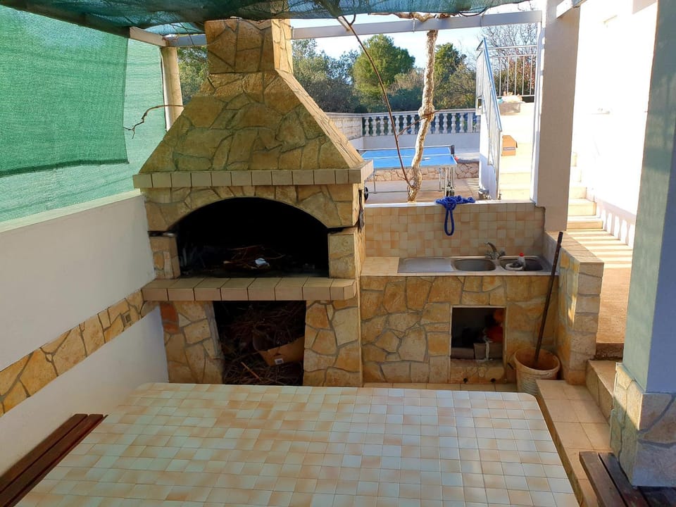 Apartman Alisa Apartment in Okrug Gornji