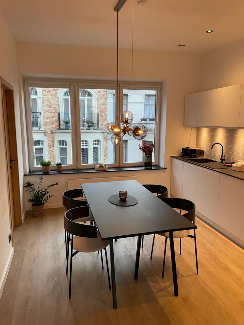 Dining area, kitchen