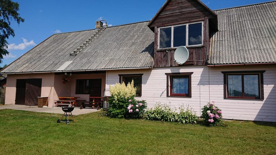 Property building, BBQ facilities, Parking