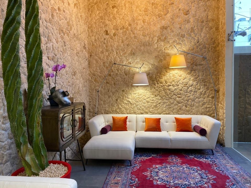 Communal lounge/ TV room, Living room, Lobby or reception, Seating area