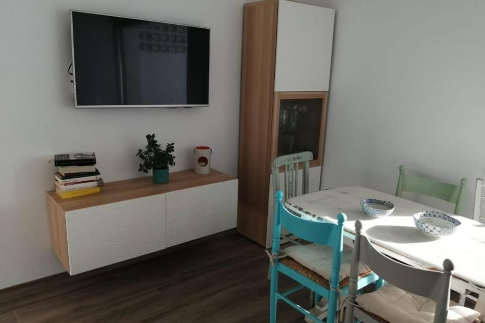 TV and multimedia, Dining area