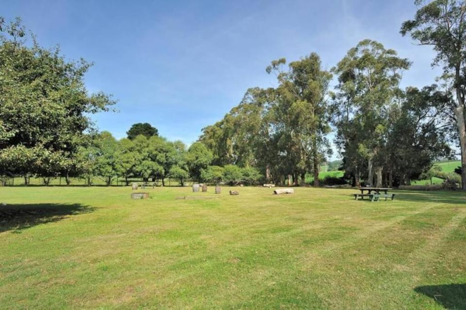 Jindi Hills Retreat House in Neerim South