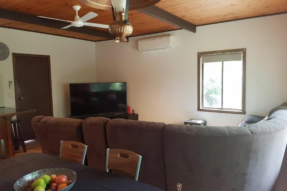 Jindi Hills Retreat House in Neerim South
