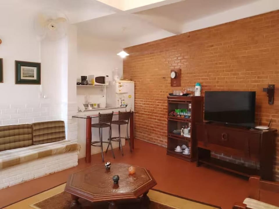 Communal lounge/ TV room, TV and multimedia, Kitchen or kitchenette, Living room, minibar