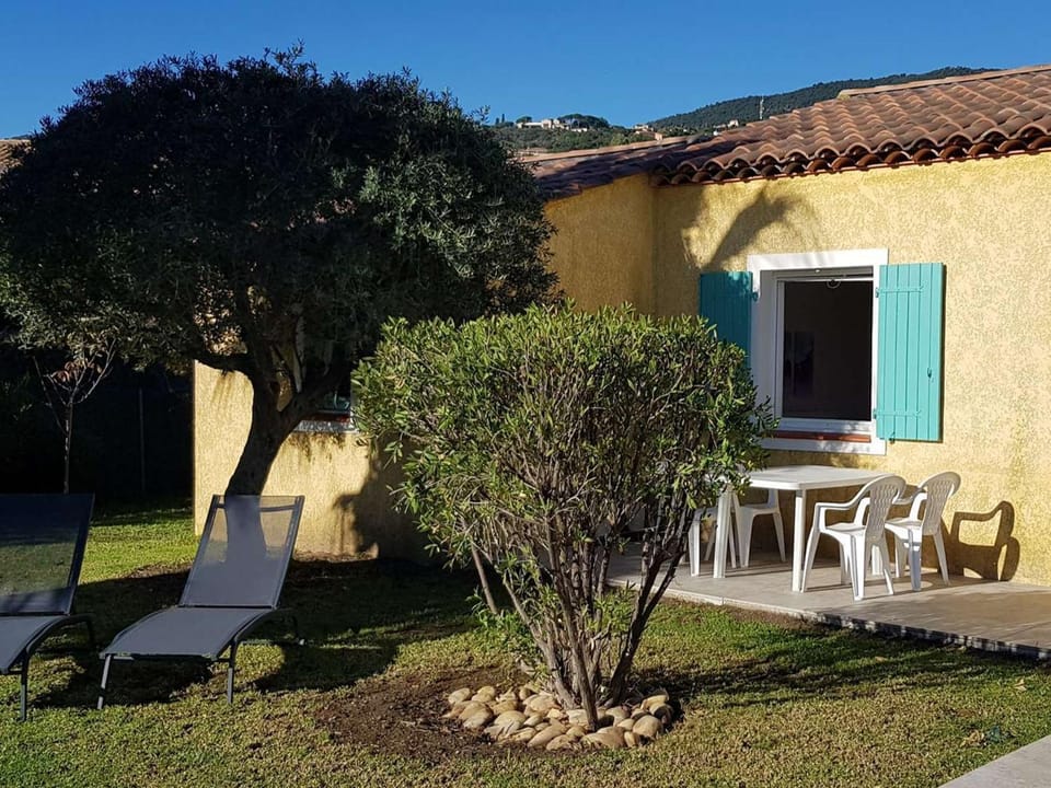 T3 climatisé avec jardin à 200 m de la plage - FR-1-100-249 Apartment in Cavalaire-sur-Mer