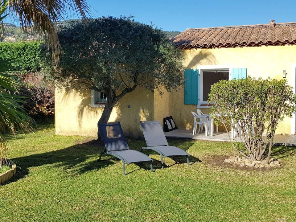 T3 climatisé avec jardin à 200 m de la plage - FR-1-100-249 Apartment in Cavalaire-sur-Mer