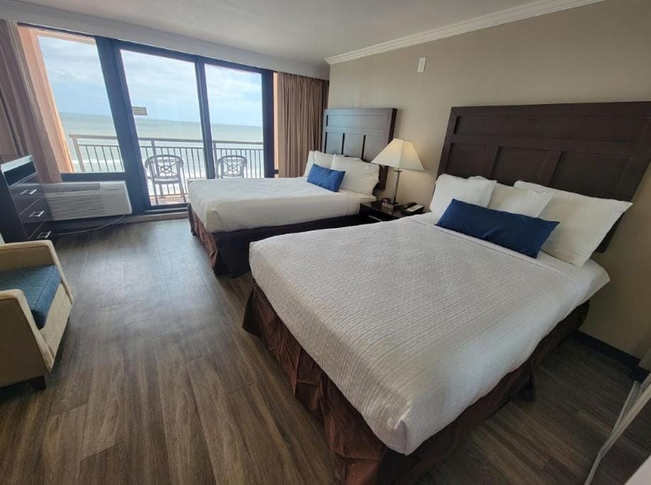 Direct Oceanfront Suite Caravelle Resort 615 Sleeps 4 Guests House in Myrtle Beach