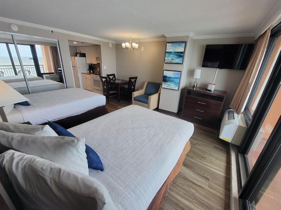 Direct Oceanfront Suite Caravelle Resort 615 Sleeps 4 Guests House in Myrtle Beach