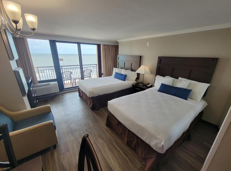 Direct Oceanfront Suite Caravelle Resort 615 Sleeps 4 Guests House in Myrtle Beach
