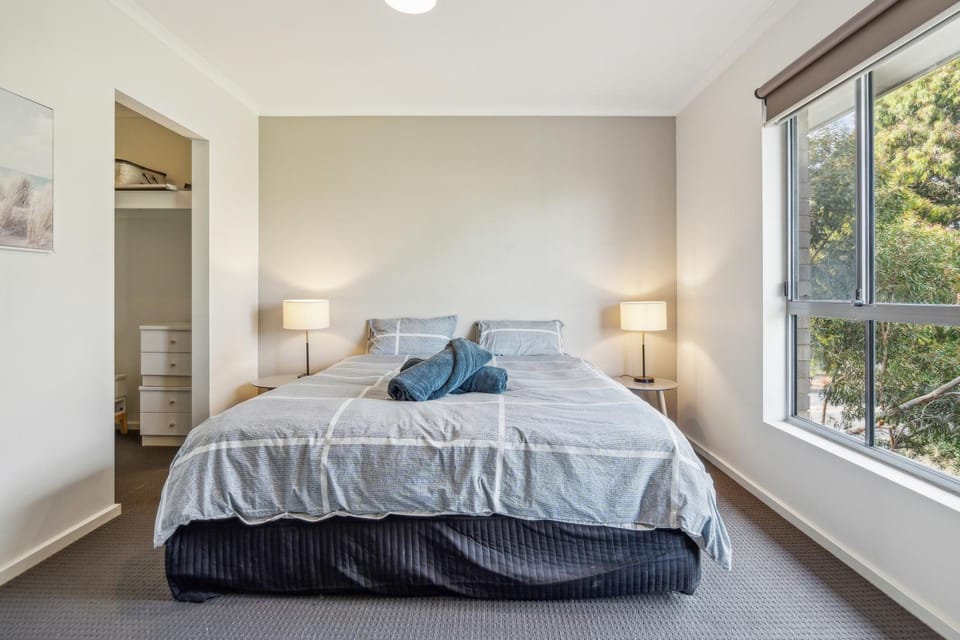 Churchill Condo House in Adelaide
