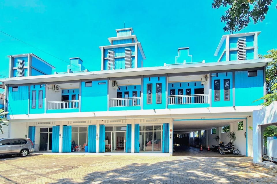 Facade/entrance