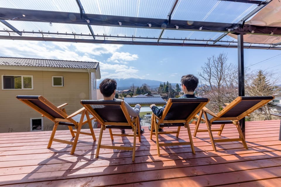 View (from property/room), Balcony/Terrace, Seating area, Mountain view