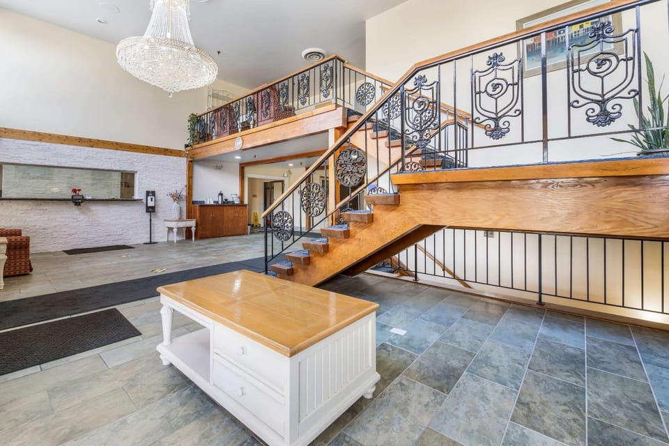 Lobby or reception, On site