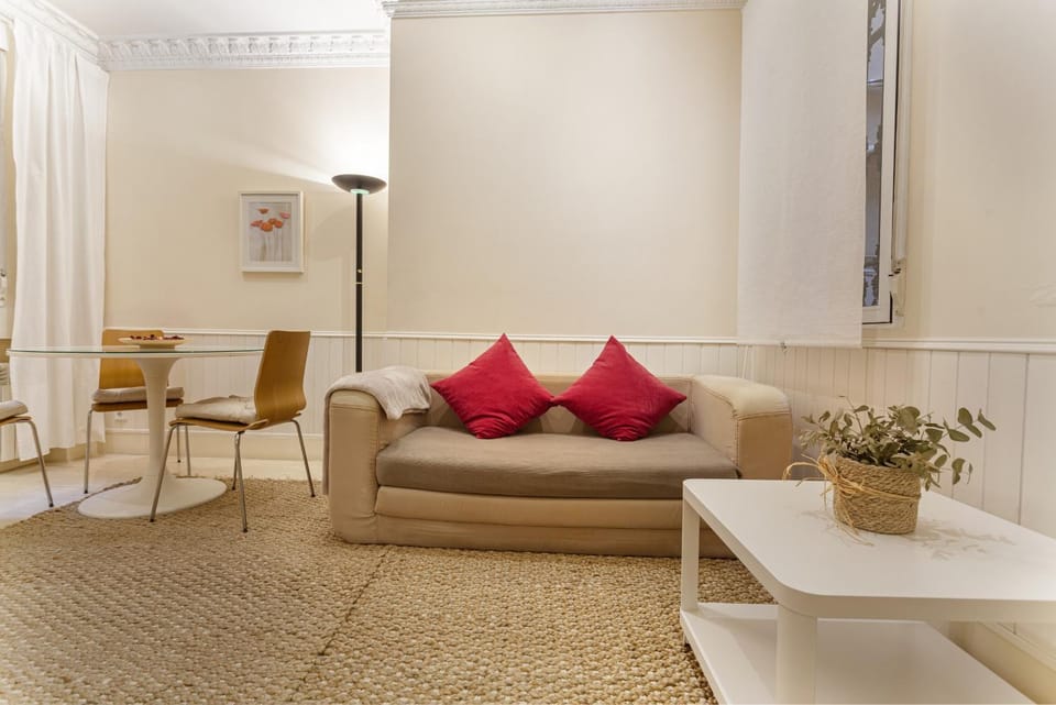 Communal lounge/ TV room, Living room