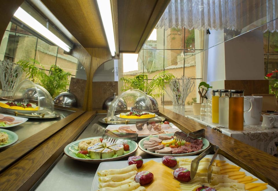 Breakfast, Buffet breakfast