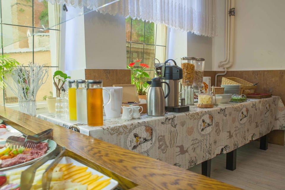 Breakfast, Buffet breakfast