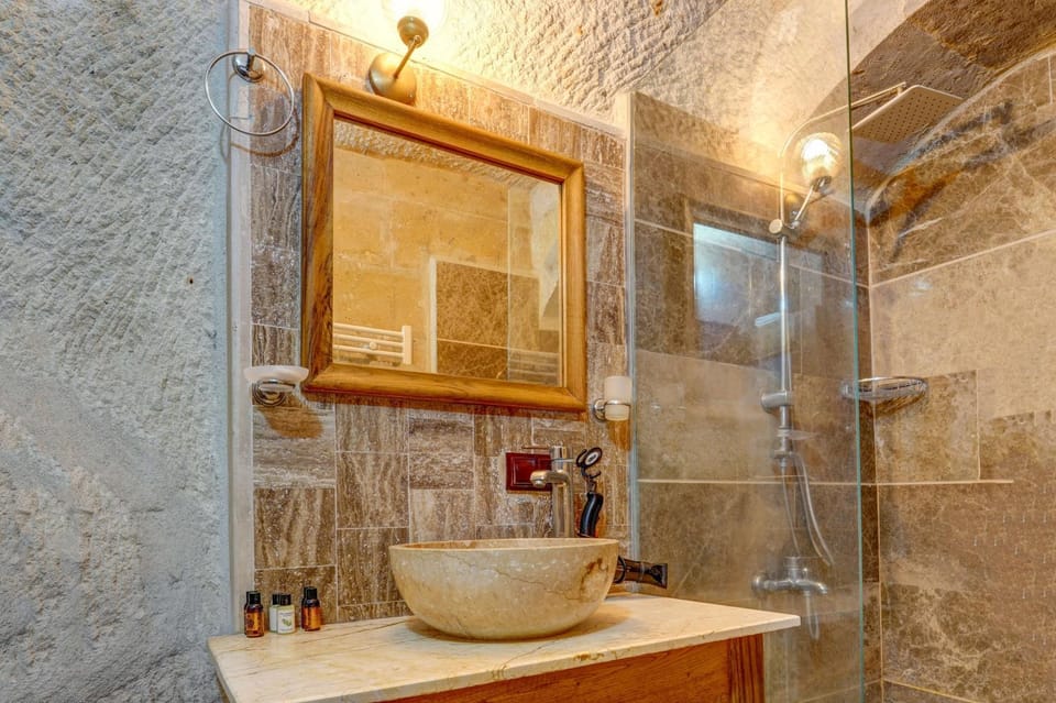 Shower, Bathroom, hair dryier