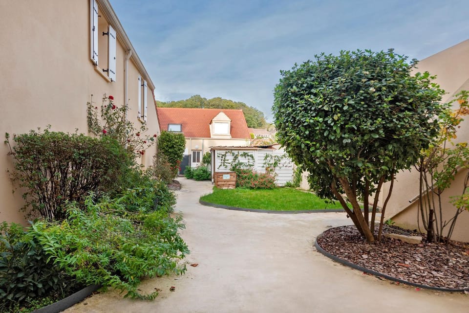 Inner courtyard view