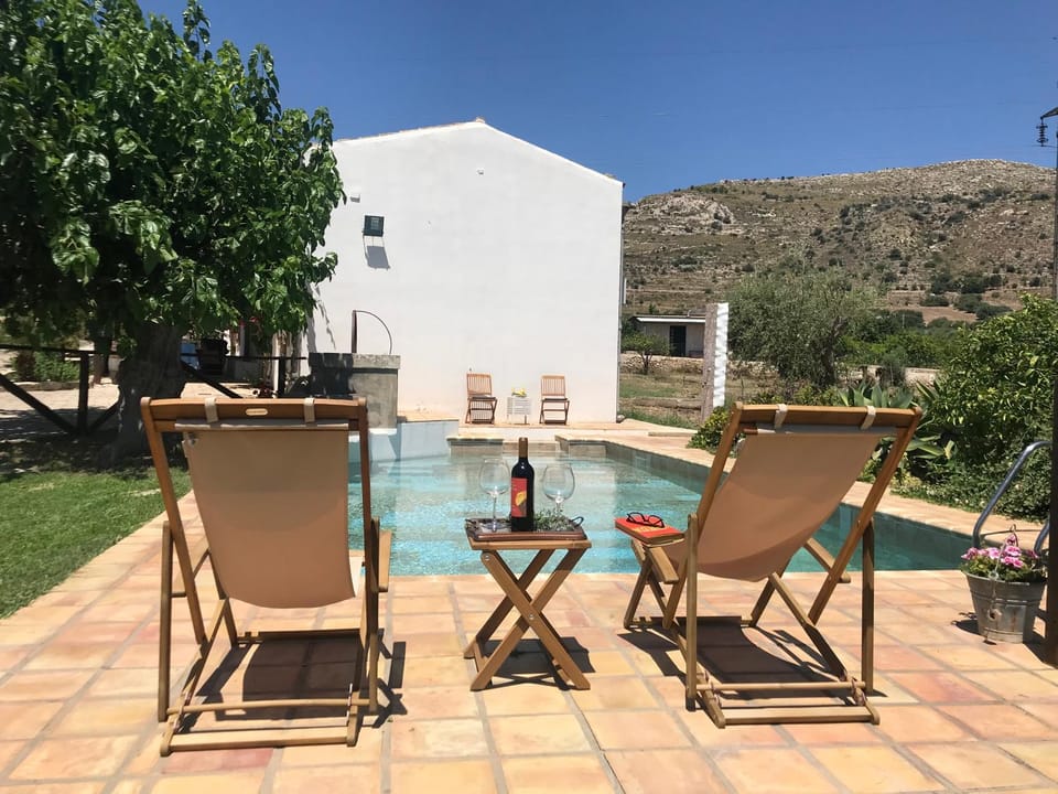 Mountain view, Pool view, Swimming pool, sunbed