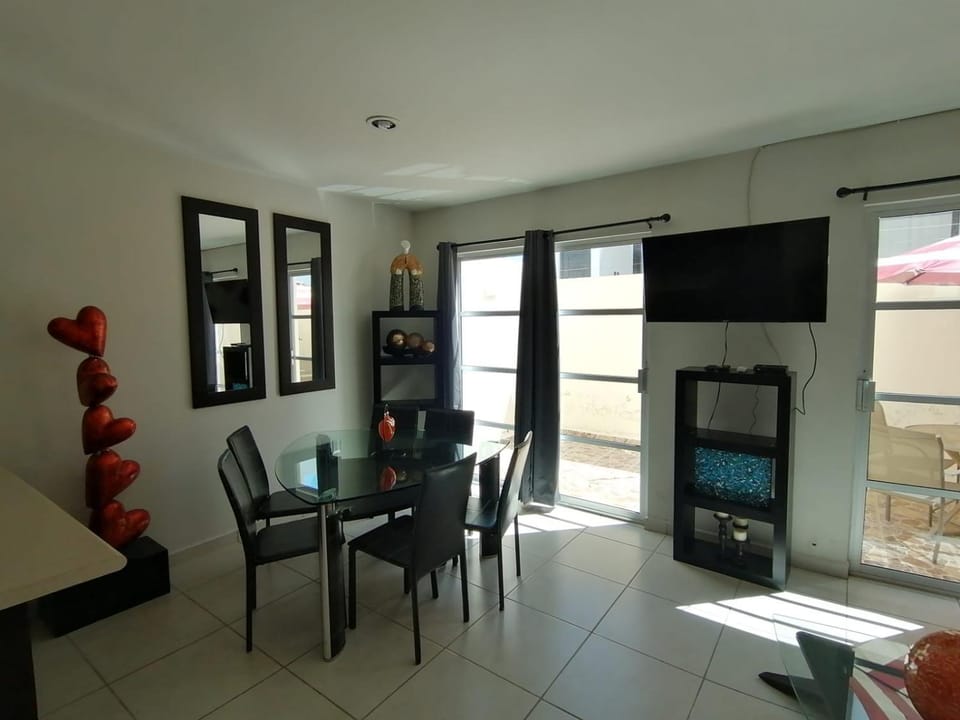 Hermosa, grande y pet friendly - 6 personas a 4 calles del Mar House in Mazatlan