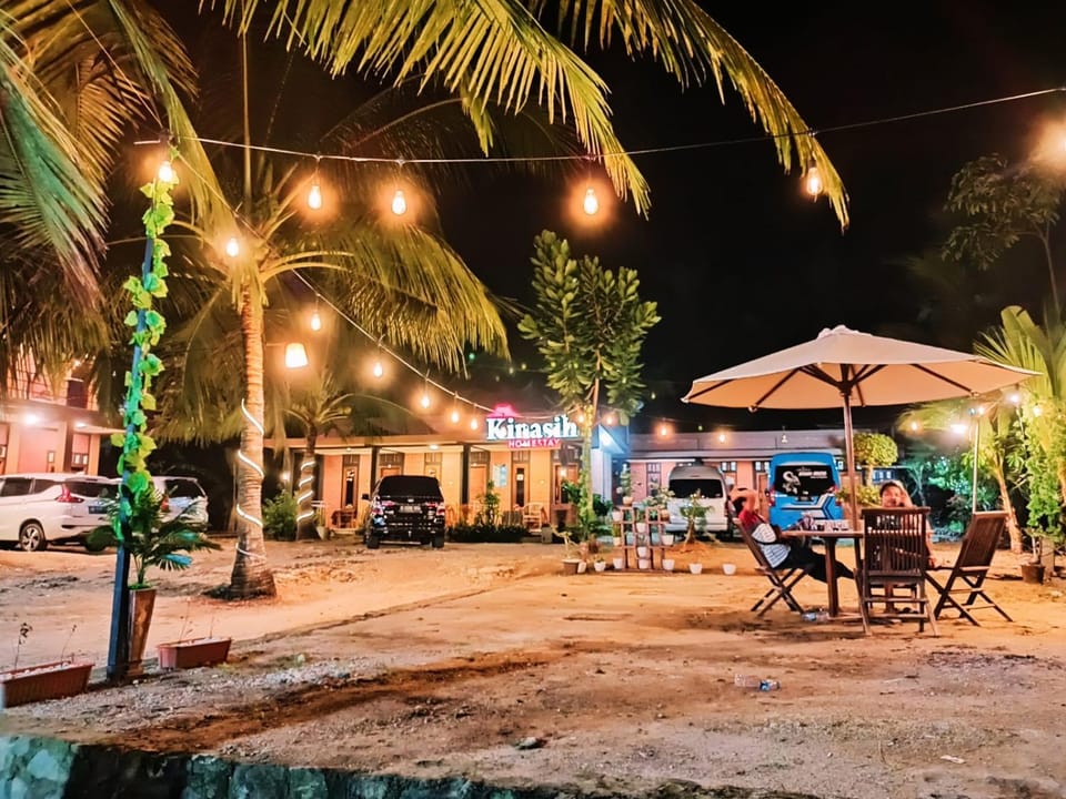 Restaurant/places to eat, Night