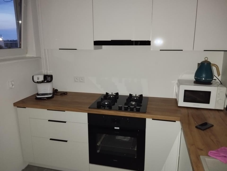 Coffee/tea facilities, Kitchen or kitchenette, Drinks, microwave, oven, stove, toaster, kitchen