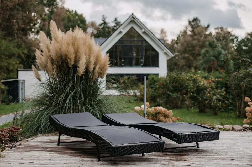 Garden, sunbed