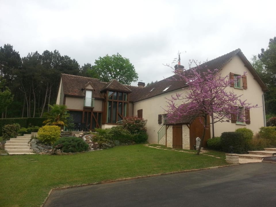 Gîte de charme avec SPA et cheminée, près du Mans, 7 chambres, WIFI, en bord de forêt de Vibraye - FR-1-410-308 House in Pays de la Loire