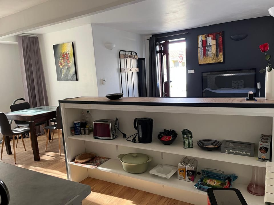 Ruby Apartment in La Rochelle