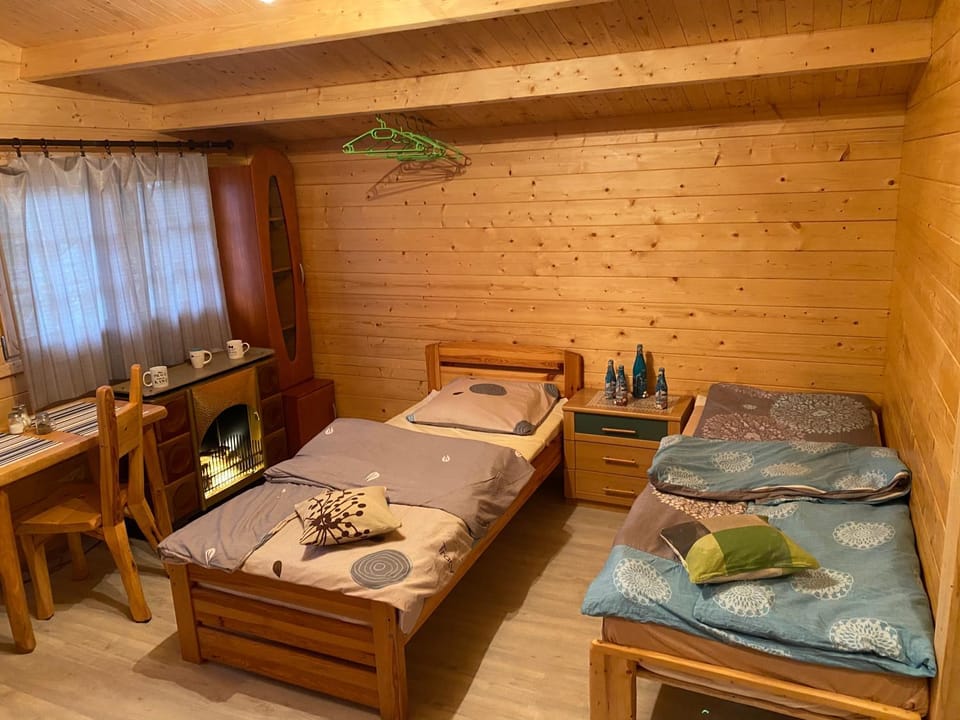 Bed, Fishing, Photo of the whole room, Bedroom, Garden view, River view, River view