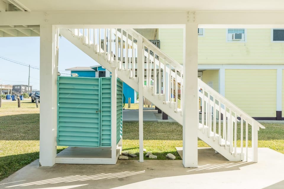 Blue Haven - Cozy, Cute, Just a Skip to the Shore! House in Surfside Beach