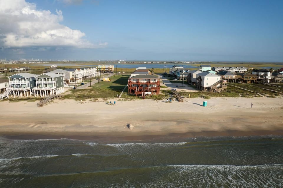 Sea Otter 4 - Walk Right Out To Sand & Surf! House in Surfside Beach
