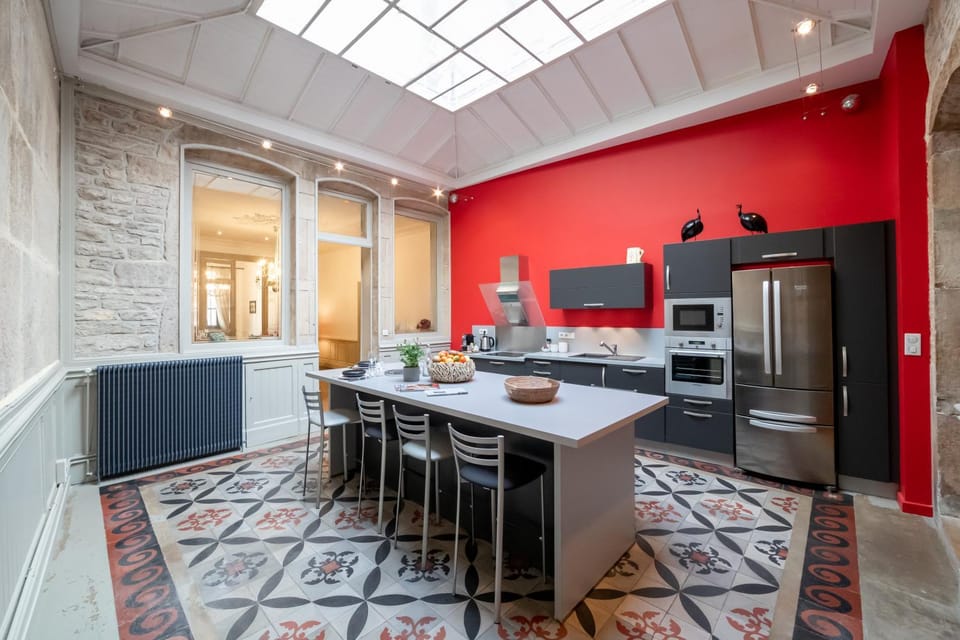 Kitchen or kitchenette, Dining area, dishwasher, oven, stove