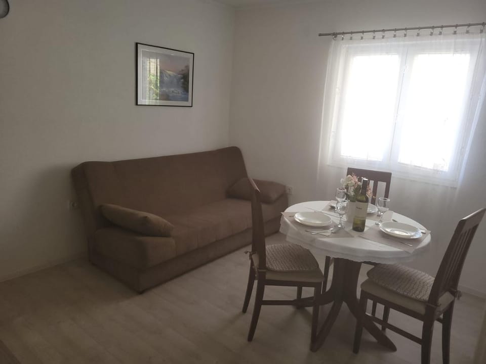 Living room, kitchen