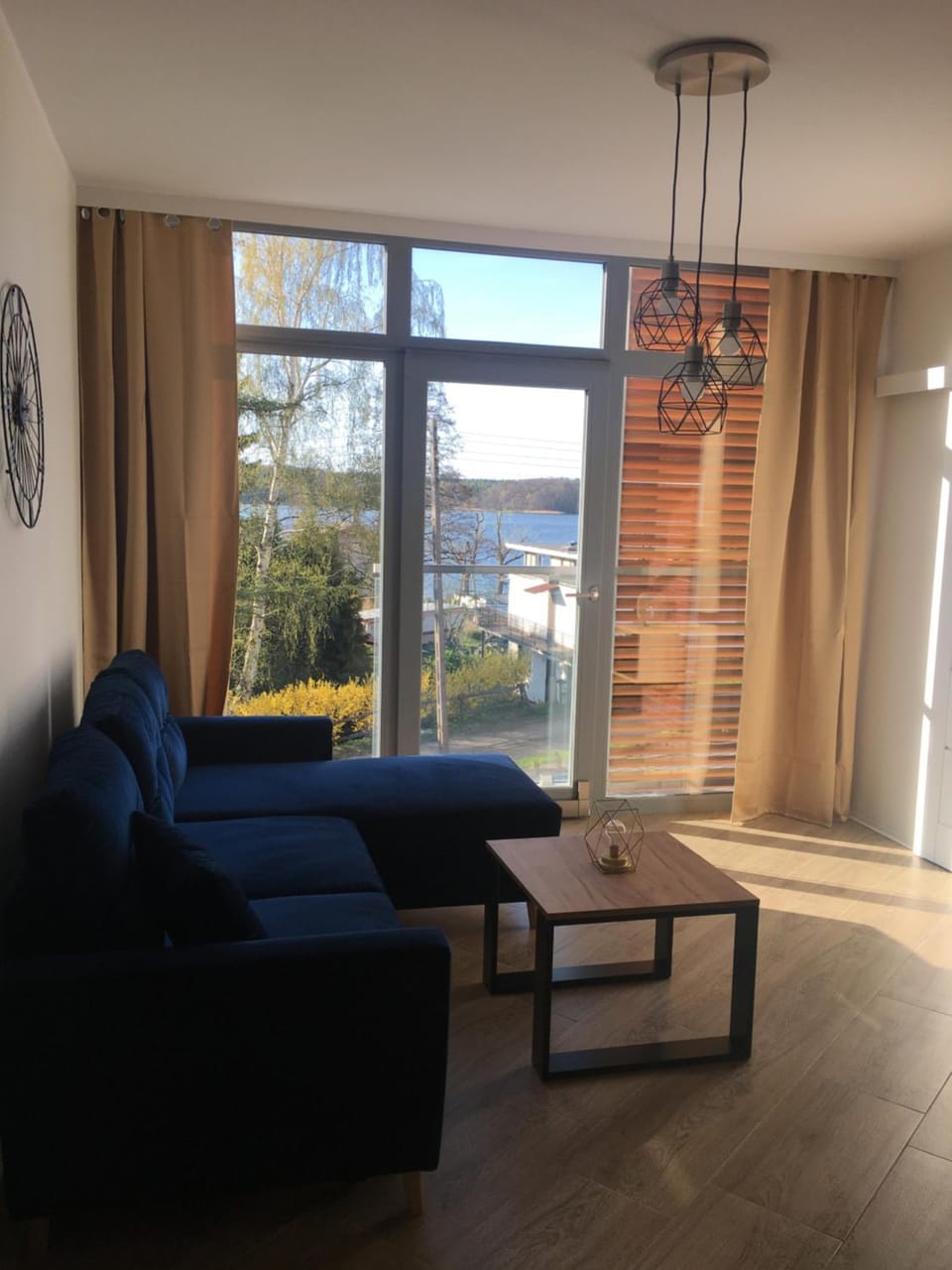 Nowoczesny Apartament z widokiem na jezioro Apartment in Pomeranian Voivodeship