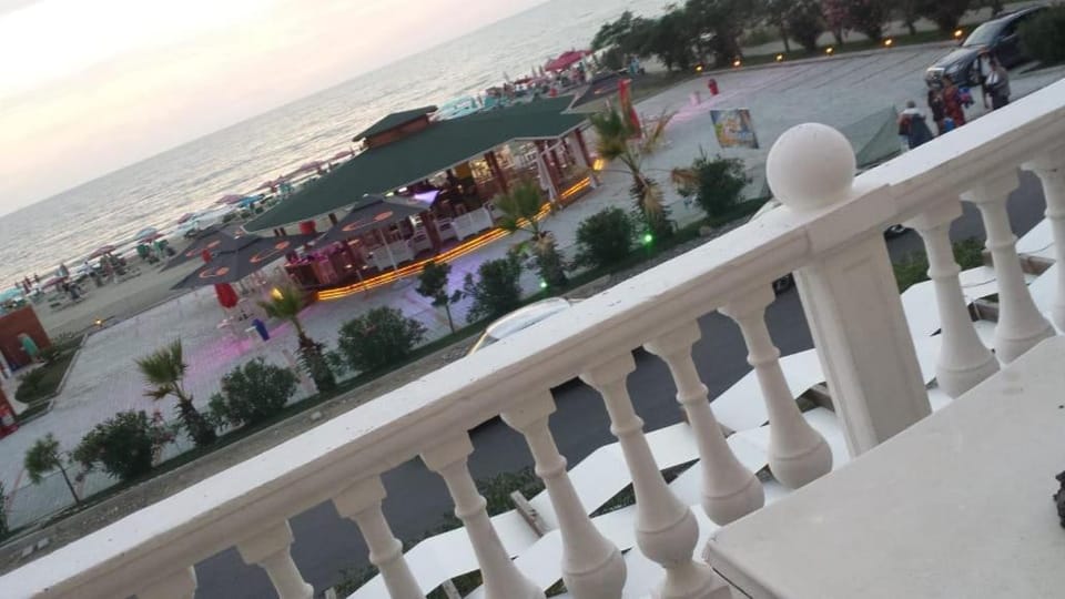 Balcony/Terrace, Lounge or bar