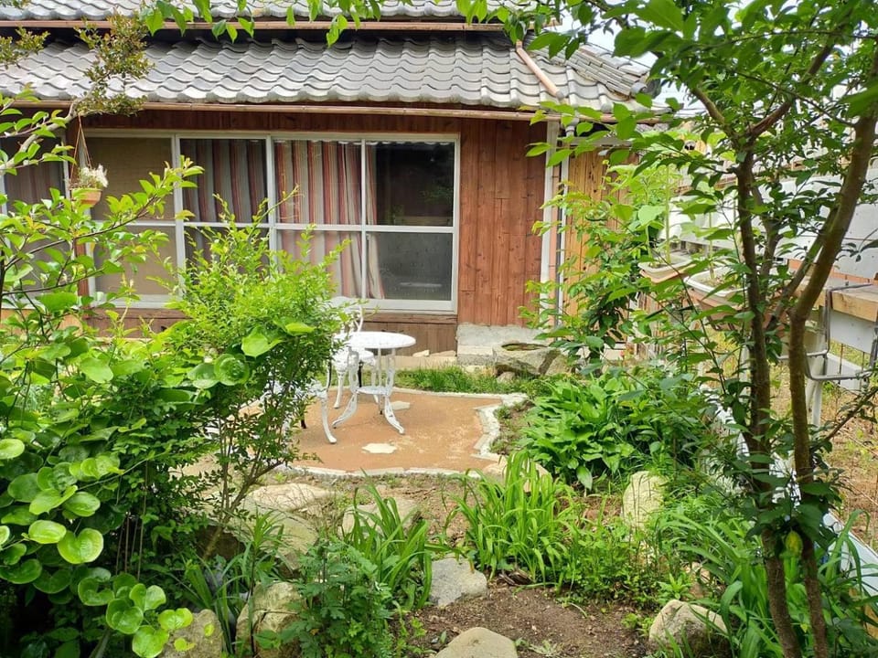 Neko Neko La Campagne Country House in Hyogo Prefecture
