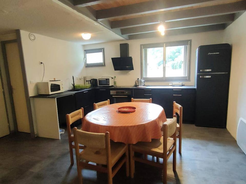 Appartement T2 Bis pour 6 Pers. avec Parking à Cauterets - FR-1-234-252 Apartment in Cauterets