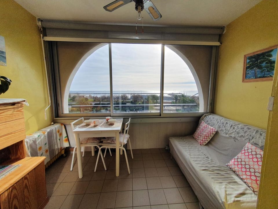 Appartement 2 pièces en bord de mer avec parking privé à Sète - FR-1-338-409 Apartment in Occitanie