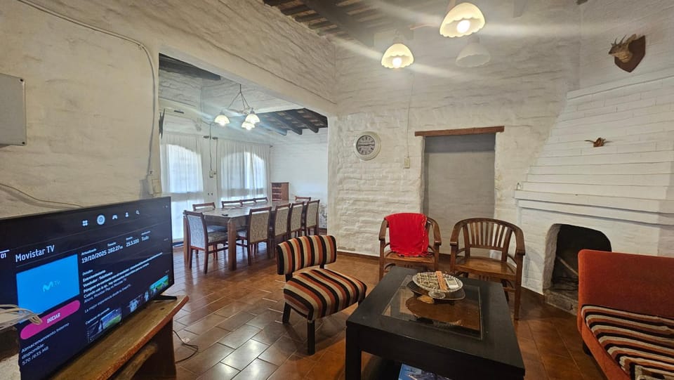 CASA de CAMPO CON PILETA Y CANCHA DE FUTBOL EN JUANA KOSLAY House in San Luis