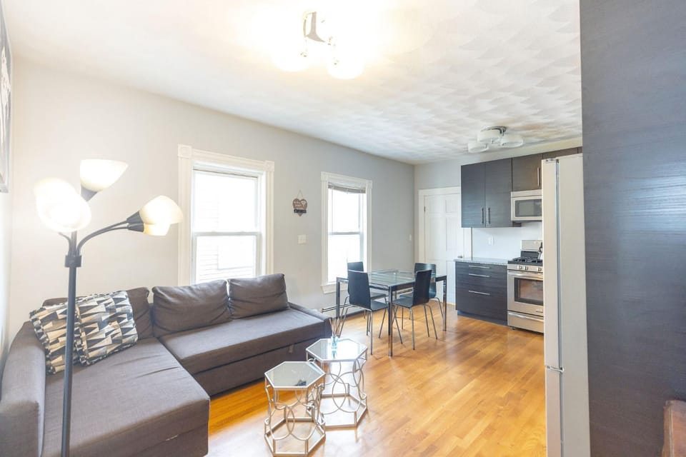 Boston Landing Stays Apartment in Allston
