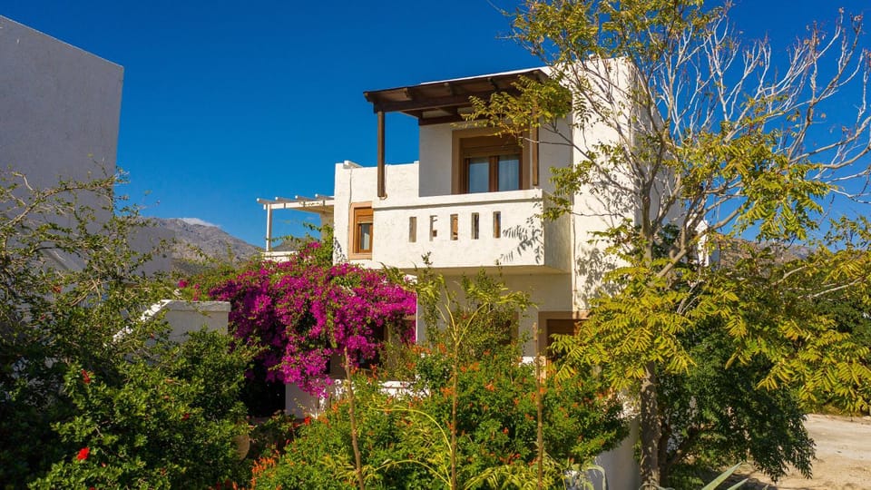 Property building, Day, Garden, Garden view