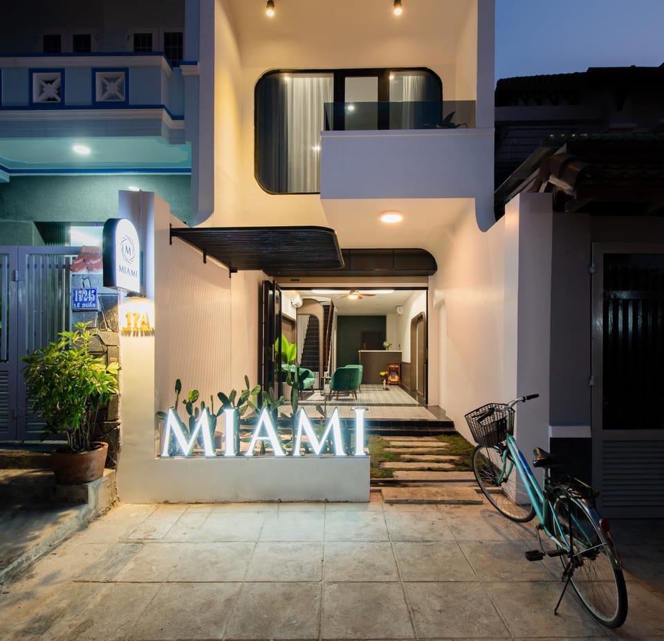 Facade/entrance, Property logo or sign
