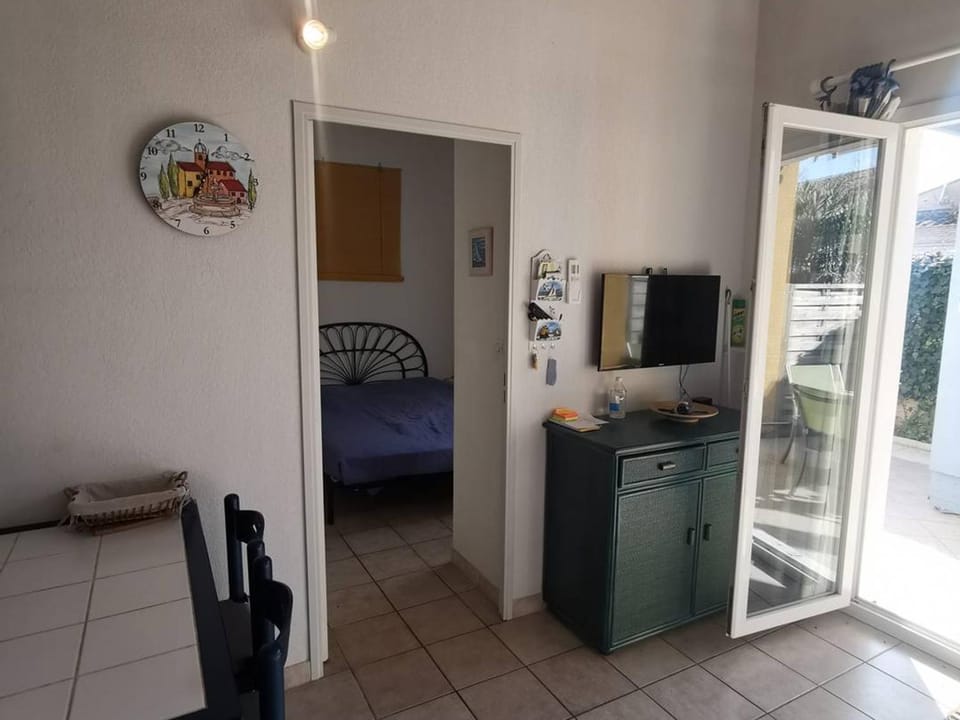Villa rénovée climatisée avec piscine et parking proche mer - FR-1-607-107 House in Agde
