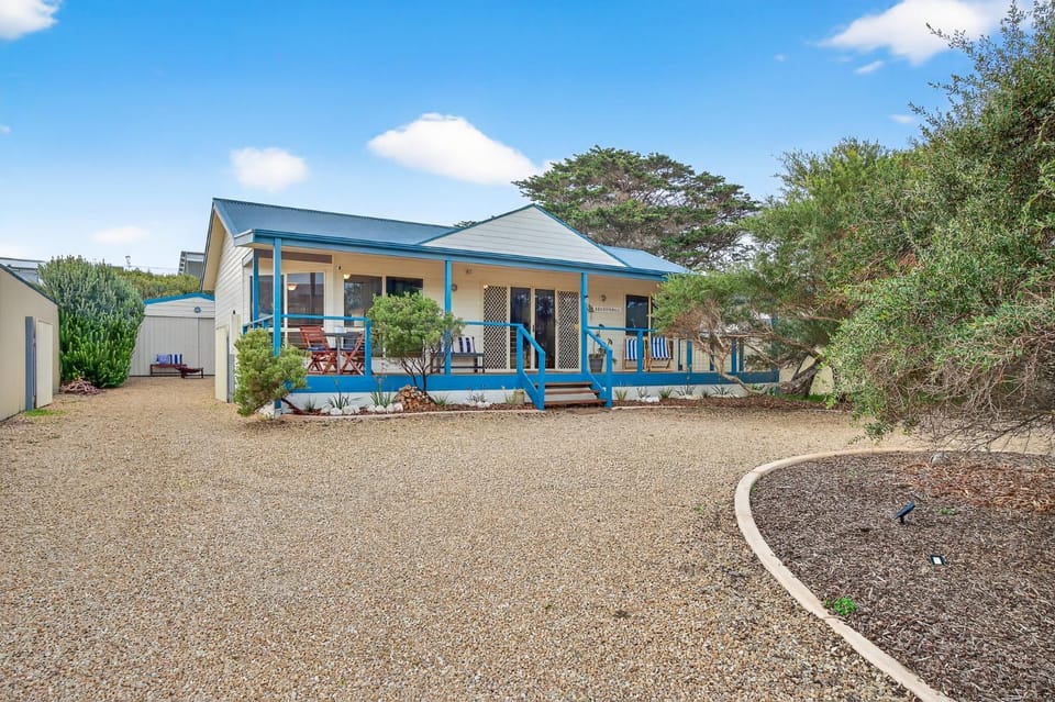 Property building, Natural landscape, Garden view