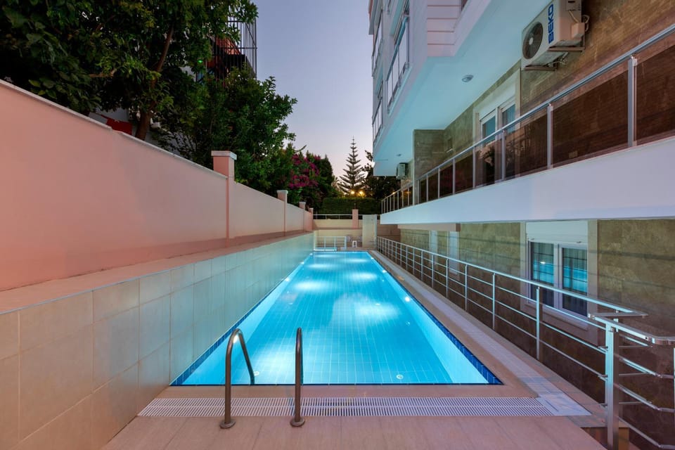 Pool view, Swimming pool