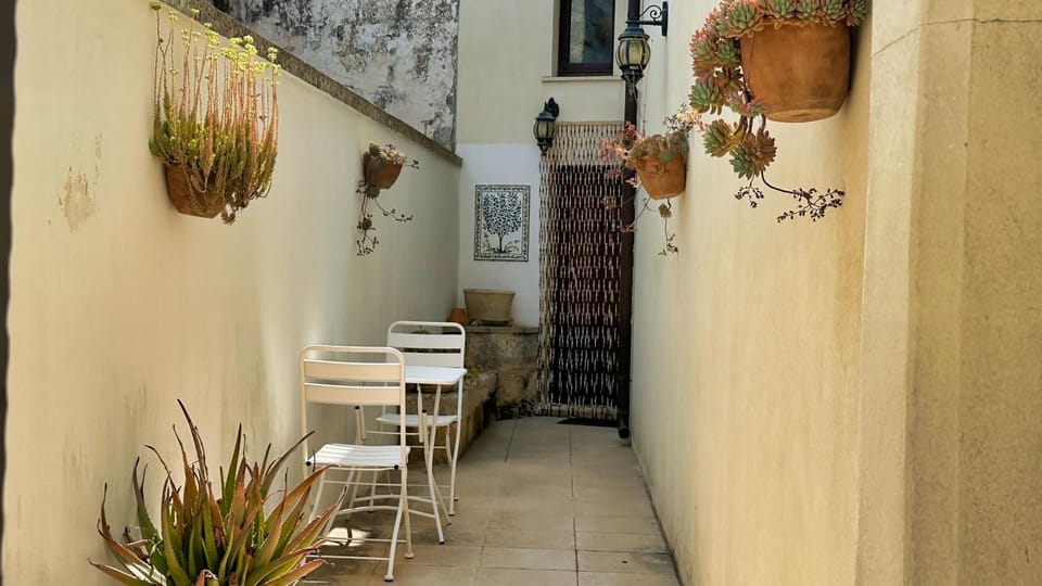 Property building, Facade/entrance, Inner courtyard view
