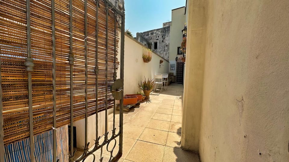 Facade/entrance, Inner courtyard view