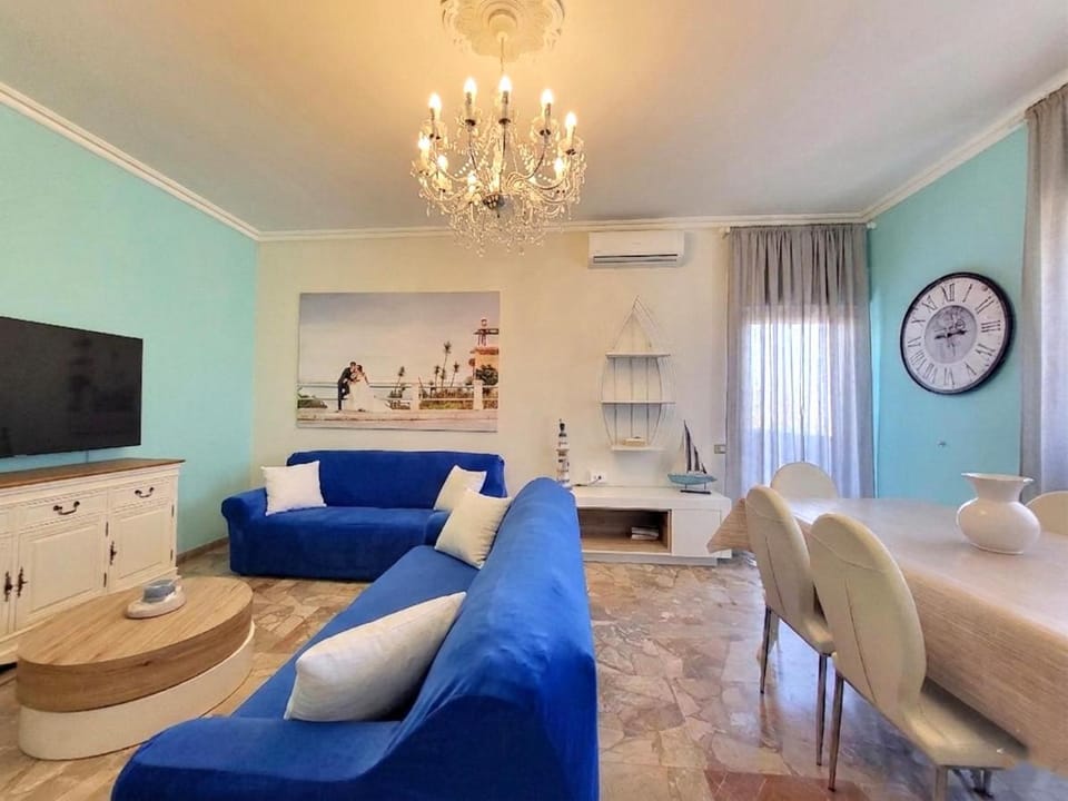 TV and multimedia, Living room, Dining area, Evening entertainment, air conditioner